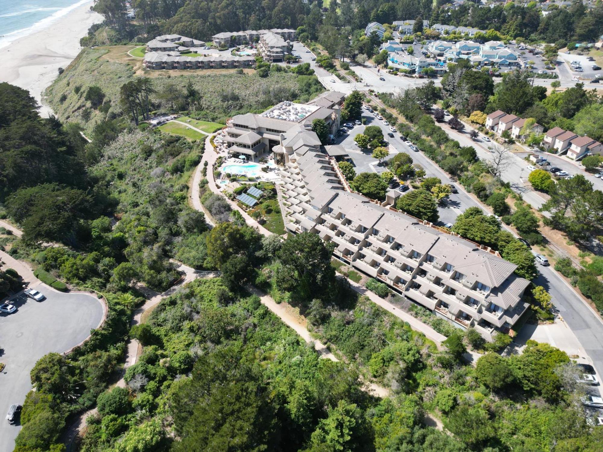 Luxury Villa - Flora View - Ground Level -Seascape Аптос Екстериор снимка